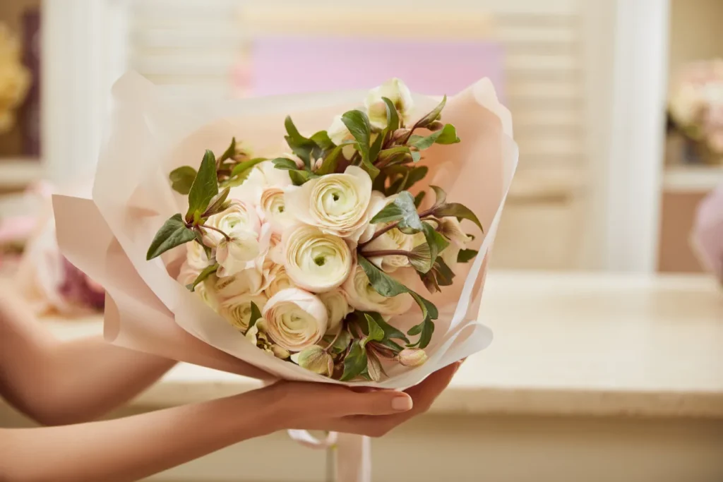 Top 5 Reasons to Use a Flower Shop Online